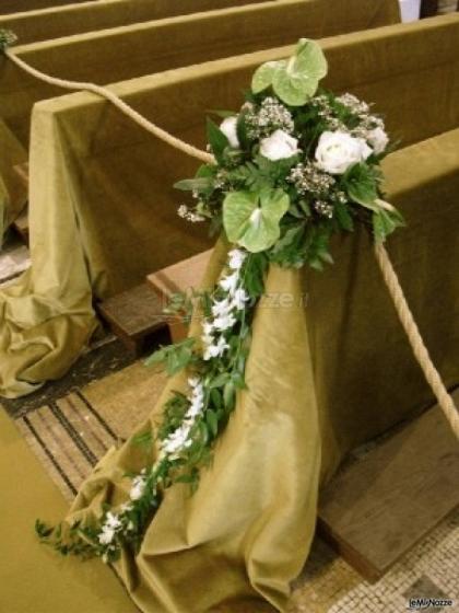 Addobbi floreali per la cerimonia di matrimonio in chiesa