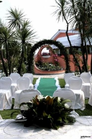 Cerimonia di matrimonio in giardino