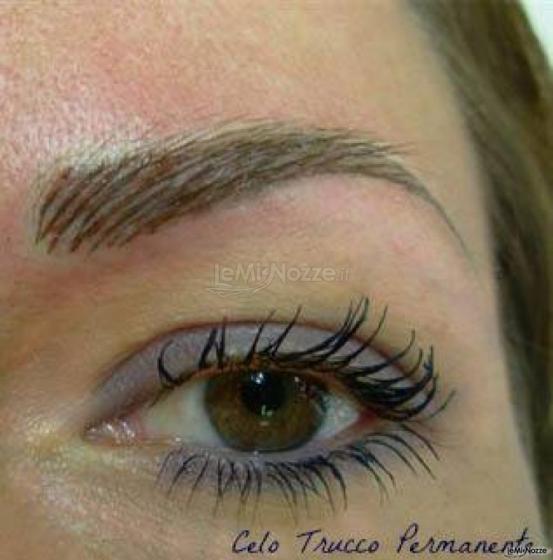 Trucco permanente sopracciglia tecnica micropelo