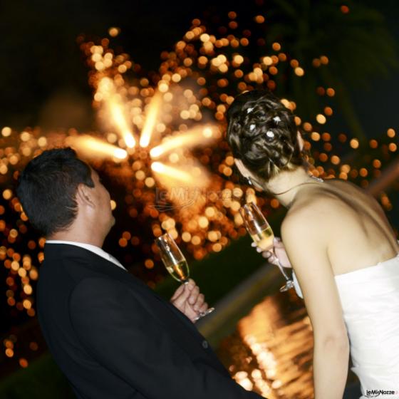 Fuochi d'artificio per gli sposi