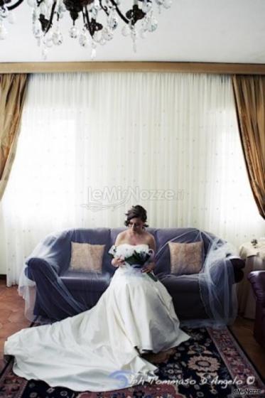 Fotografia della sposa durante i preparativi