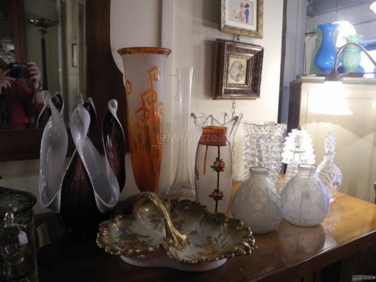 Vasi di cristallo e oggetti decorativi per la lista di nozze