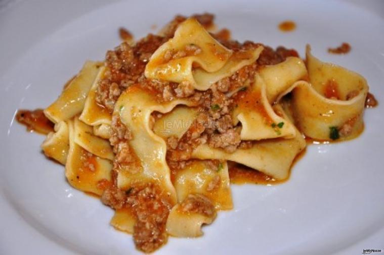 Pappardelle al ragù: tradizionale primo piatto del ristorante Antica Filanda