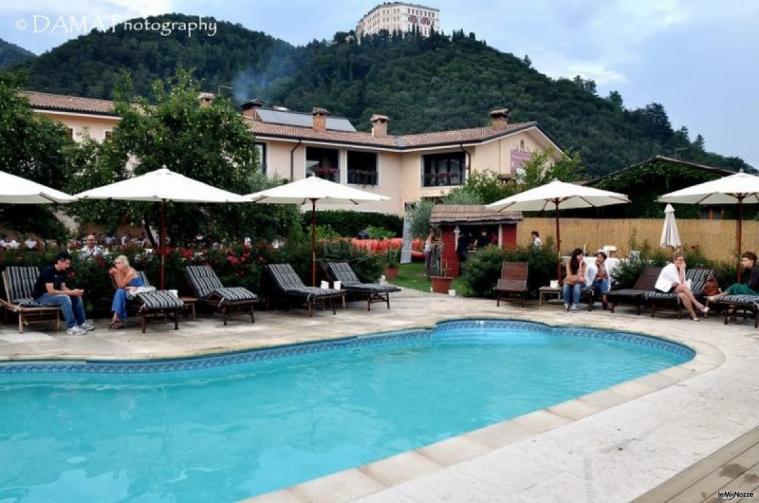 Piscina dell'agriturismo per il matrimonio