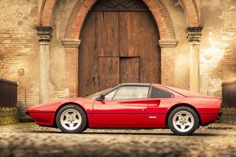 Le Carrozze di Cenerentola - Ferrari 308 GTS del 1981 per matrimoni a Bologna