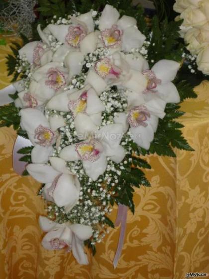 Vivaio Ferrante - Bouquet per la sposa di orchidee bianche