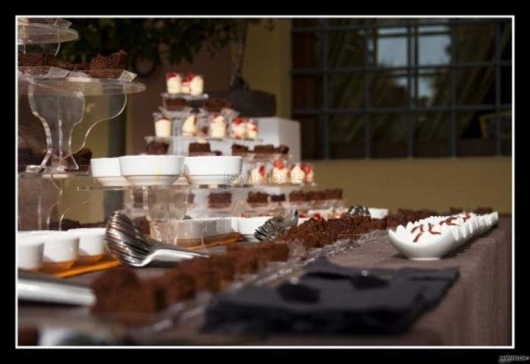 Buffet di dolci per il ricevimento di matrimonio