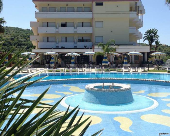 Cliffs Hotel & Resort -  La piscina e solarium