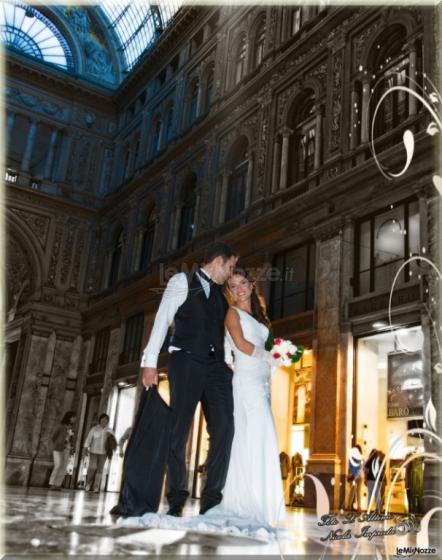 Sposi nella Galleria a Napoli by Nicola Improda