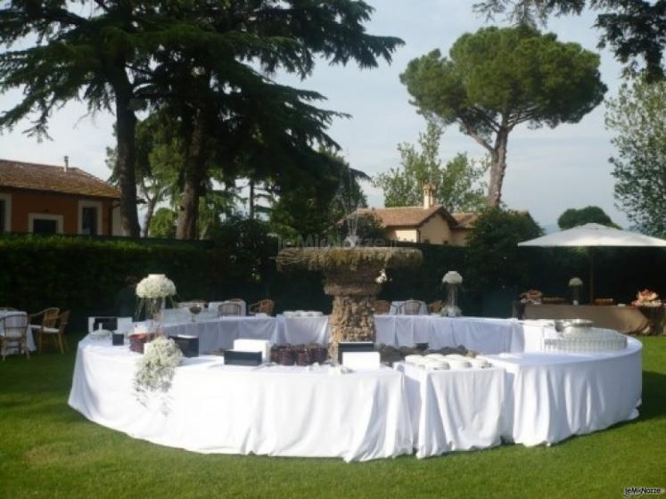 Ricevimento di matrimonio in giardino