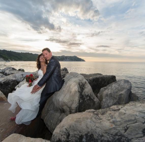 Servizio fotografico del matrimonio in riva al mare