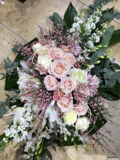 Lilla Floral Design - Composizione pink midollino