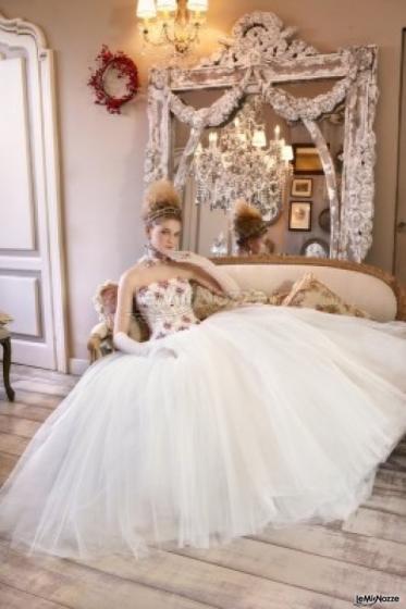 Vestito da sposa con corpetto decorato - Collezione La Magia del matrimonio d'inverno