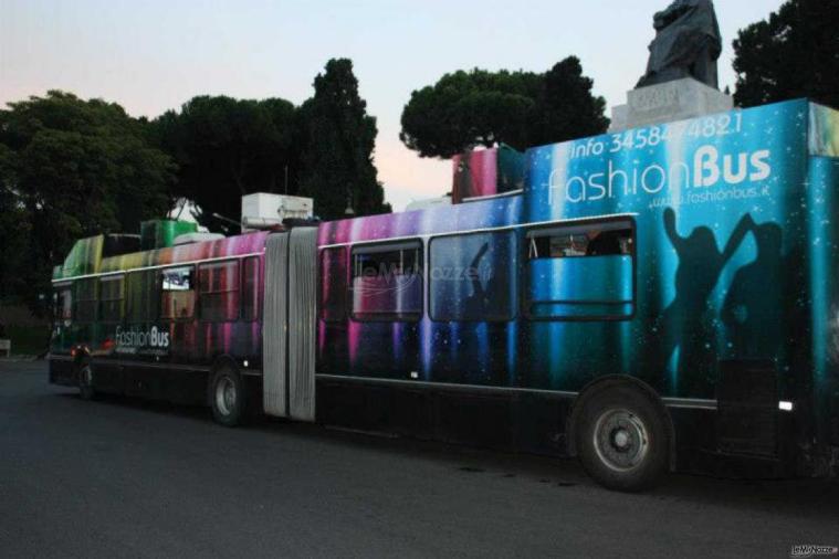 Bus-limousine per il matrimonio