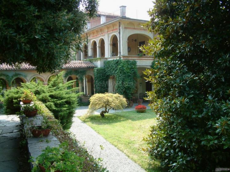 Esterno con giardino per il ricevimento di matrimonio