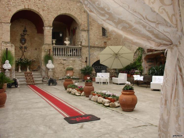 Palazzo Baronale Tozzi - Cortile d'ingresso