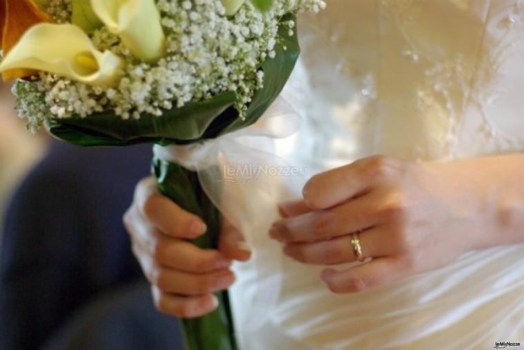 Foto della sposa durante la celebrazione del matrimonio