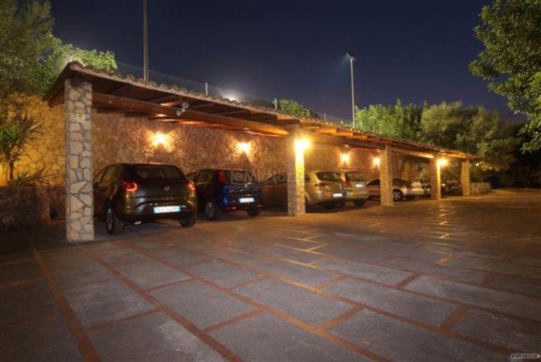 Parcheggio esterno dell'Agriturismo La Perciata a Siracusa