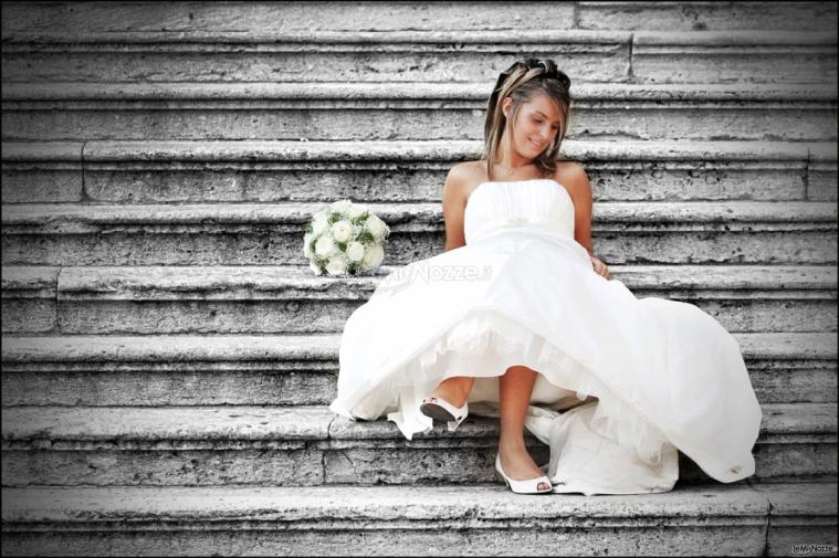 Foto Sposa su scalinata