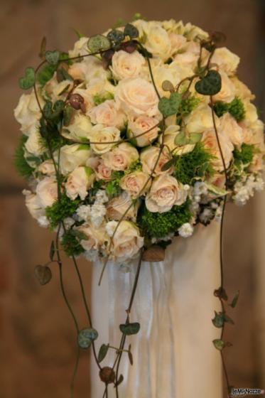 Bouquet di roselline ramificate