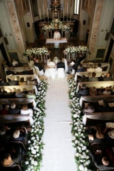 Addobbi floreali per il matrimonio in chiesa