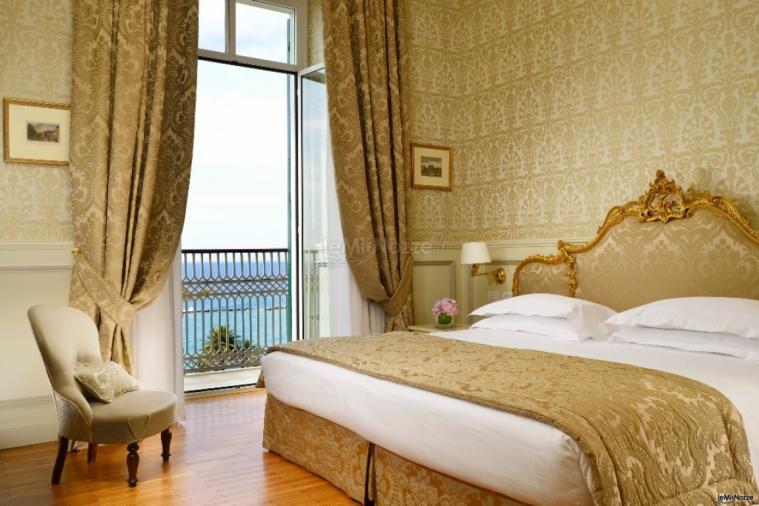 Royal Hotel Sanremo - La camera da letto della suite Mafalda