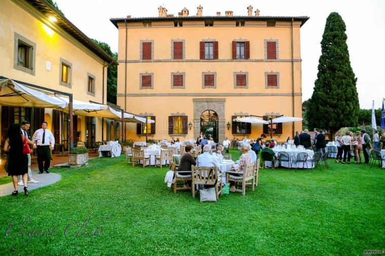 La terrazza principale della Club House allestita per un evento serale