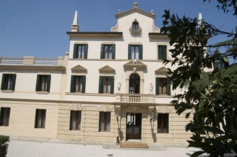 Facciata villa ricevimenti matrimonio