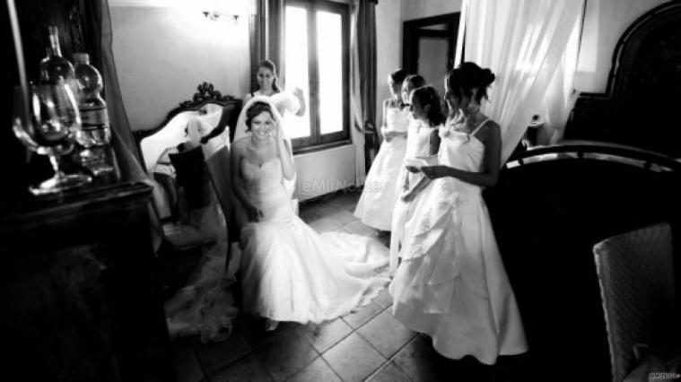 Foto della sposa durante i preparativi