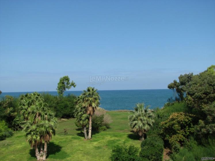 Vegetazione e splendida vista mare