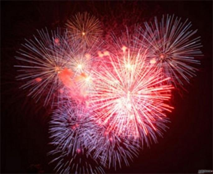 Fuochi d\'artificio per il ricevimento nuziale