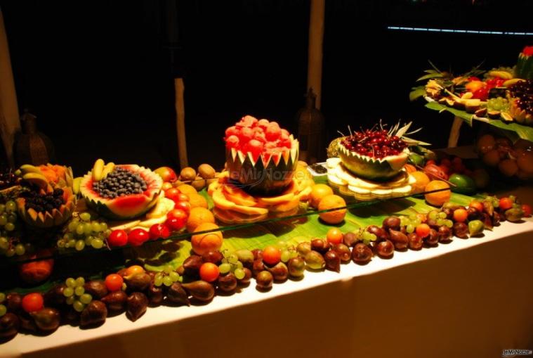 Buffet di frutta fresca per le nozze