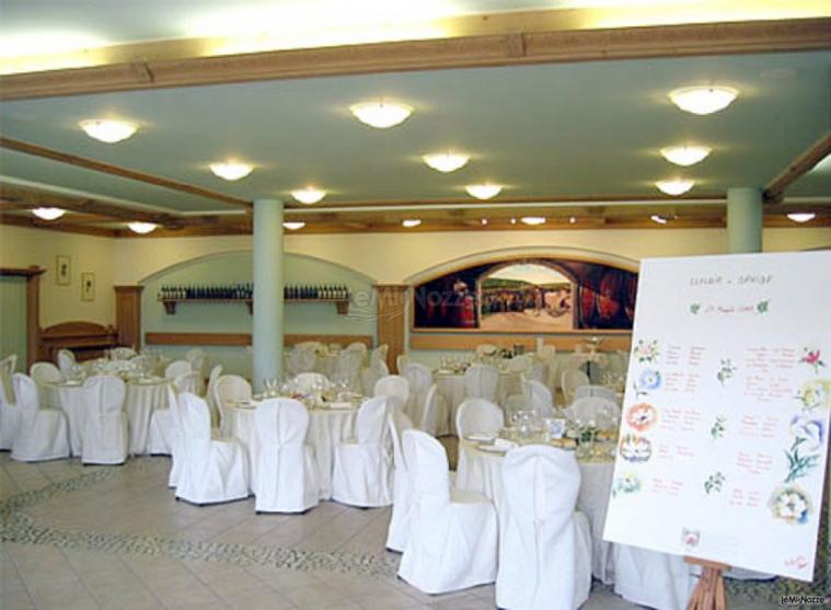 Sala interna con tableau per il matrimonio