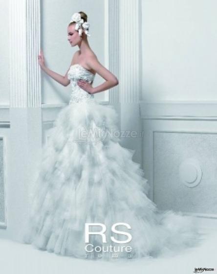 Vestito da sposa con gonna in tulle