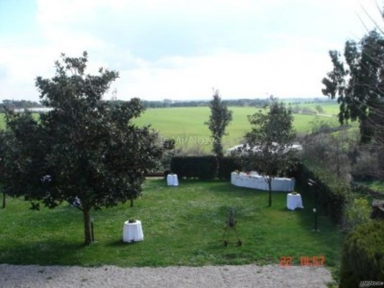 Vista del giardino del Casale per il ricevimento di matrimonio