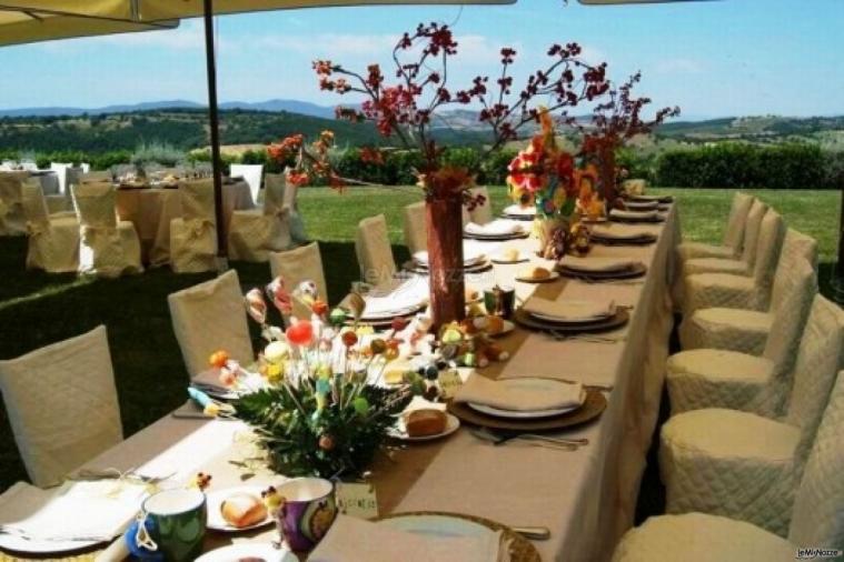 Tavolo dei bambini del buffet di matrimonio