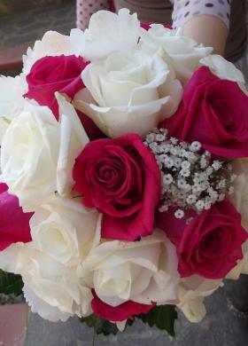 bouquet di rose e ortensie