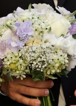 Il bouquet sui toni del lilla per la sposa