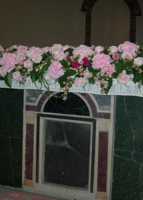 Rose per addobbo in chiesa