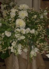 Addobbo floreale bianco per la cerimonia di nozze