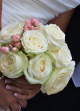 Bouquet da sposa di rose bianche