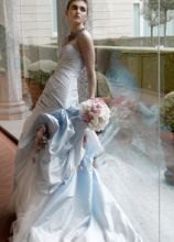 Vestito da sposa con balze e fiori applicati - Collezione Spose da Red Carpet - Sposa Romantica