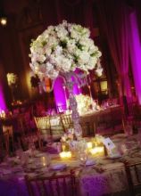 Alzata di fiori per i tavoli delle nozze