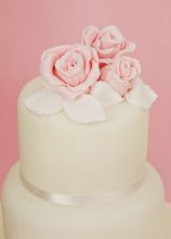 Dettaglio della rosa in cima alla wedding cake