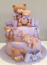 Torta di compleanno in lilla con orsetti