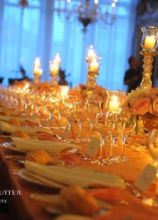 Illuminazione di candele per il matrimonio