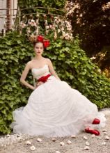 Abito da sposa con cinta rossa - Collezione Il Giardino incantato