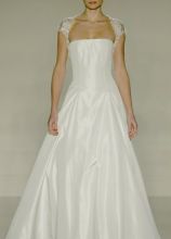 Vestito da sposa con spalline ricamate