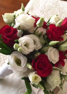 Vivaio Nicola Antonio Giraudi - Il bouquet tondo con rose e lisianthus