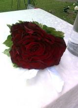 Centrotavola floreale rosso per il matrimonio